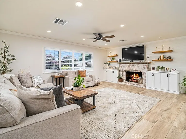1025 Kent Dr — Photo 6