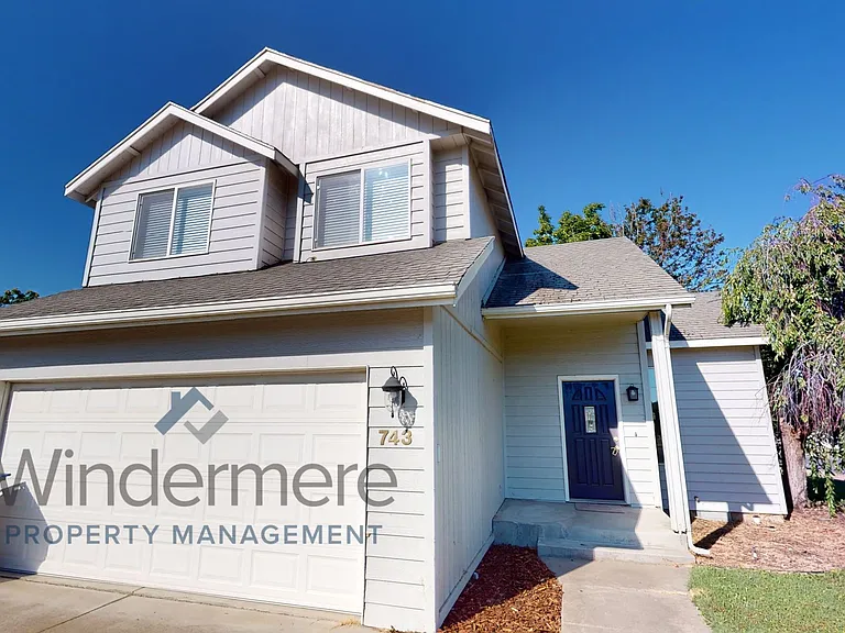 743 N Roosevelt St — Photo 1