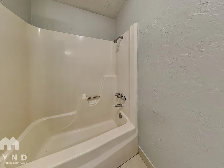 10716 N Arapaho Dr — Photo 15