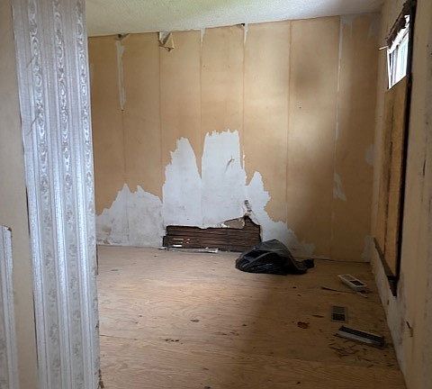 5th image of 211 N Hayden St