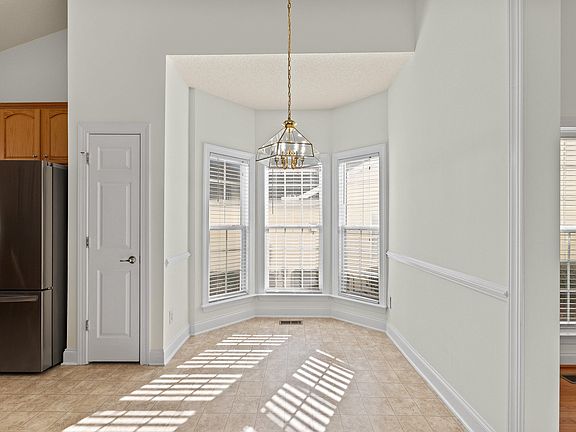 4th image of 105 Rockport Ridge Way
