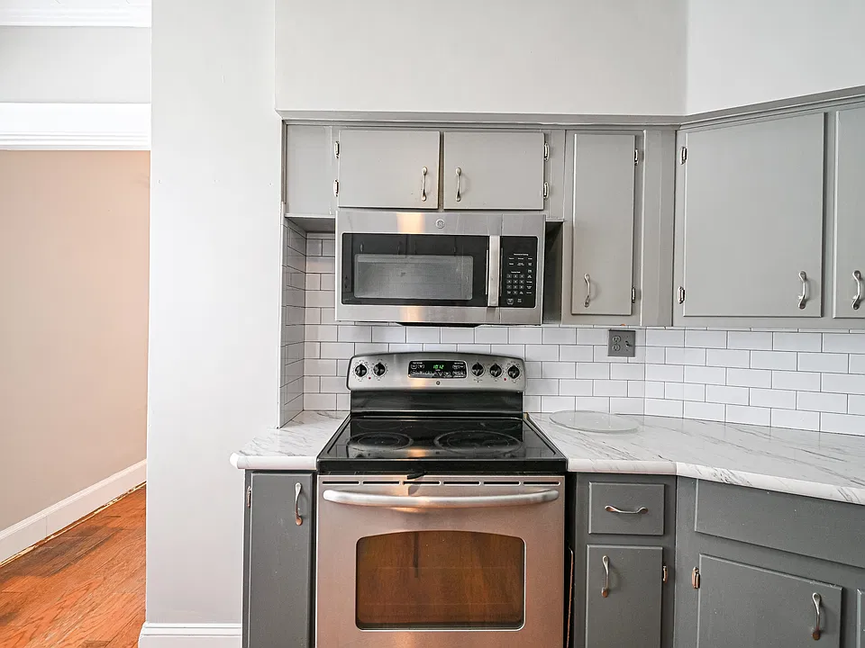 5409-5411 Carthage Ave