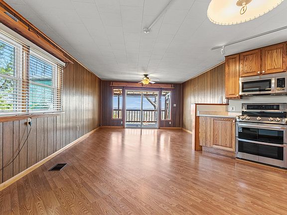 2nd image of 72 Sunflower Ln