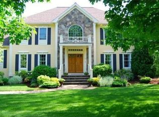 24 Robinson Dr, Bedford, MA 01730