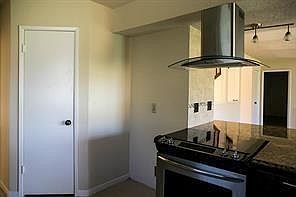 2nd image of 2907 Colonial Dr