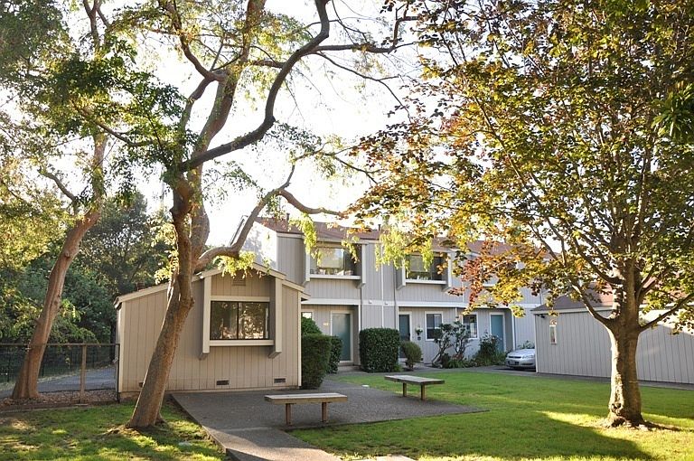 1st image of 864 Tamalpais Ave