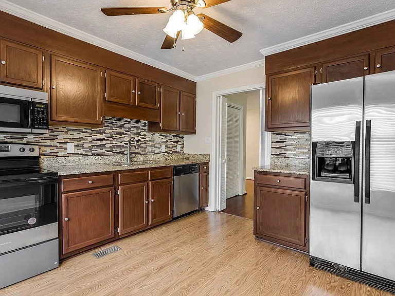 6837 Woodmark Dr — Photo 6