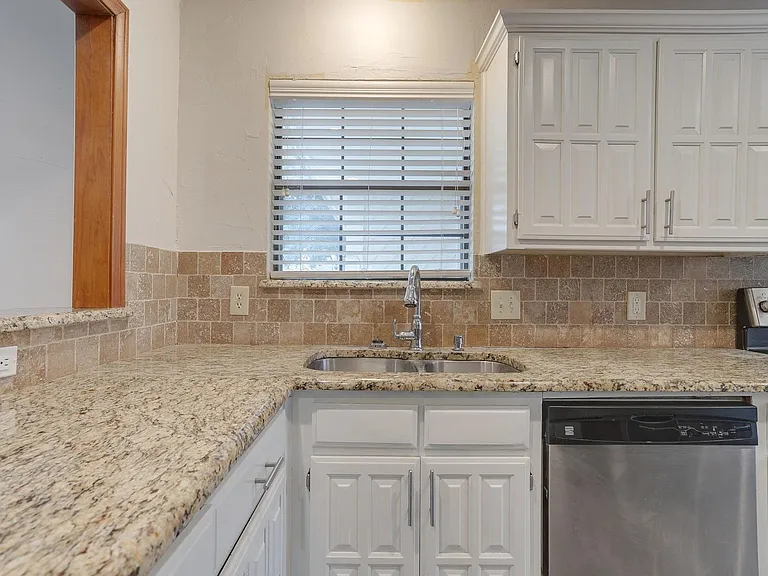 5629 Guadalajara Dr — Photo 18