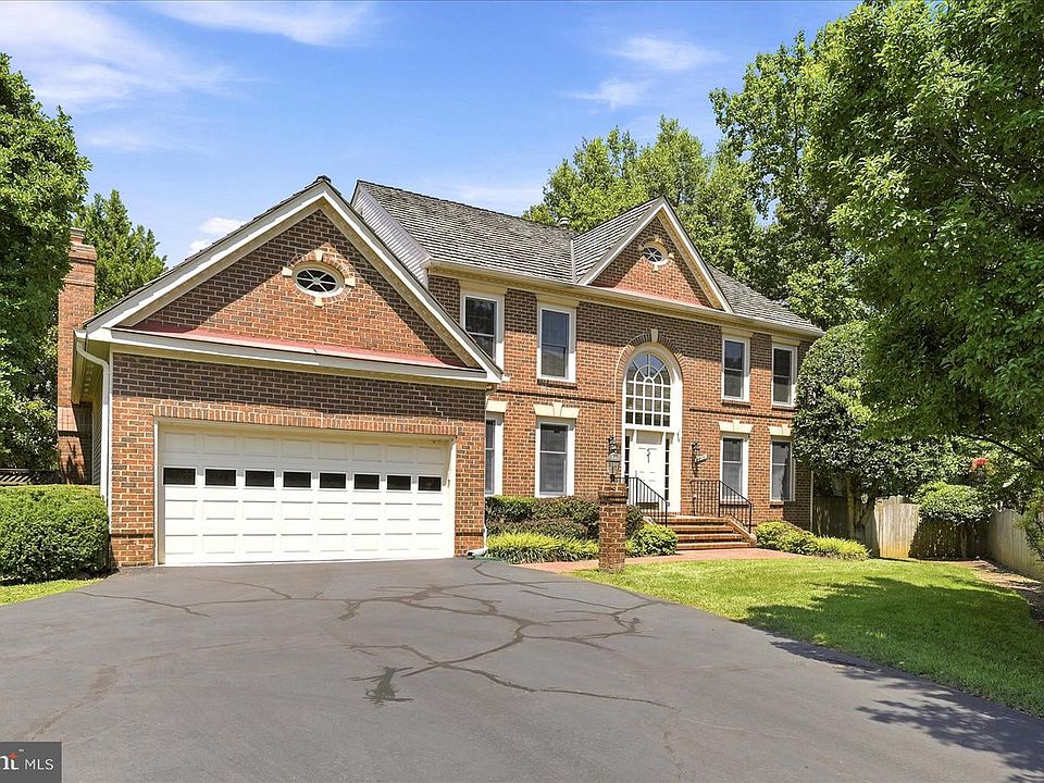 1st image of 8814 Surrey Ct