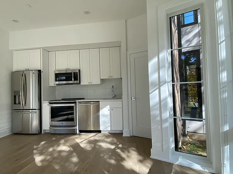 5301 Connecticut Ave NW #202 — Photo 5