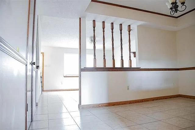 2463 Idaho Ave — Photo 8
