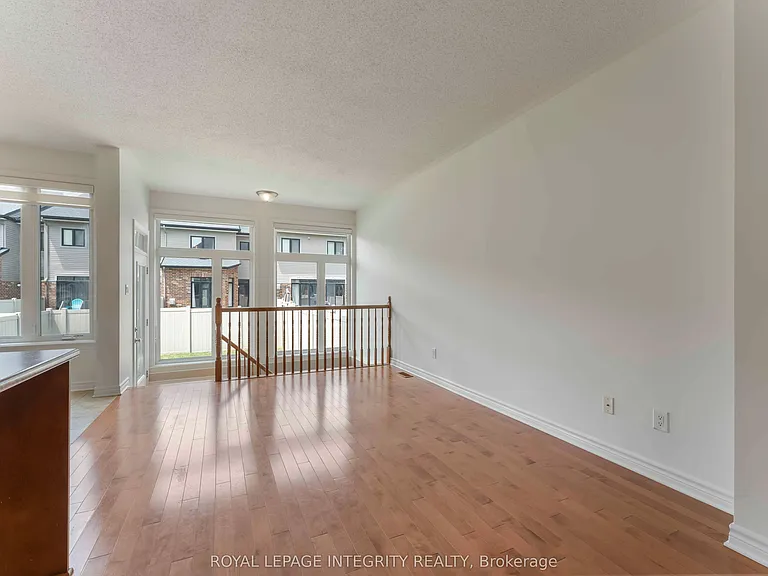 424 Cooks Mill Cres — Photo 6