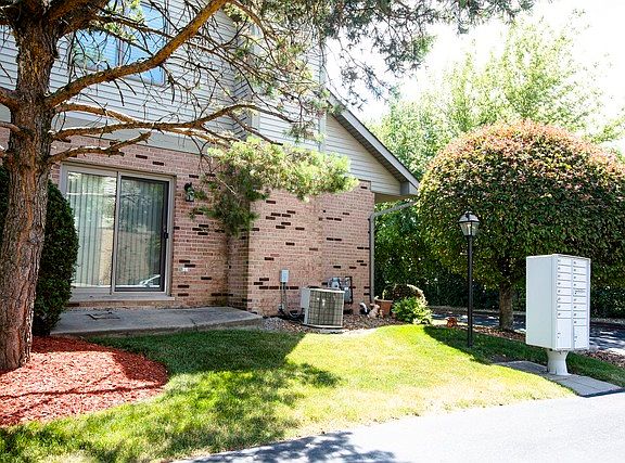 3rd image of 7924 W Tiffany Ct