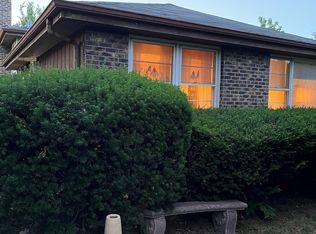 345 E 1st St, Elmhurst, IL 60126