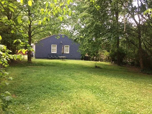 3 bed, 1100 sqft, $2,450 — Photo 3
