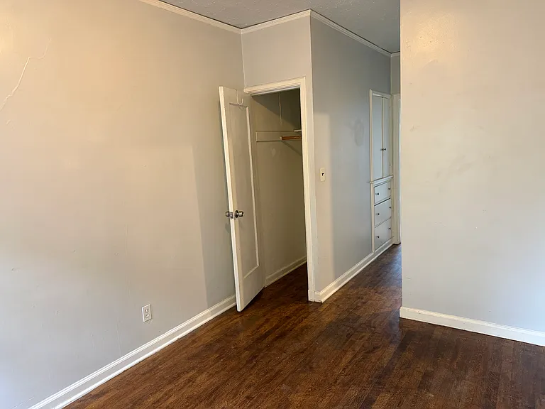 1504 N Jarrett St — Photo 7