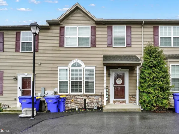 655 Sunglow Dr, Shrewsbury, PA 17361
