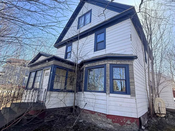 25 Queen St, Cape Breton, NS B1V 1L2
