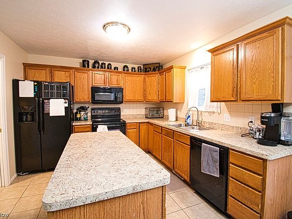4th image of 772 Northbridge Ct