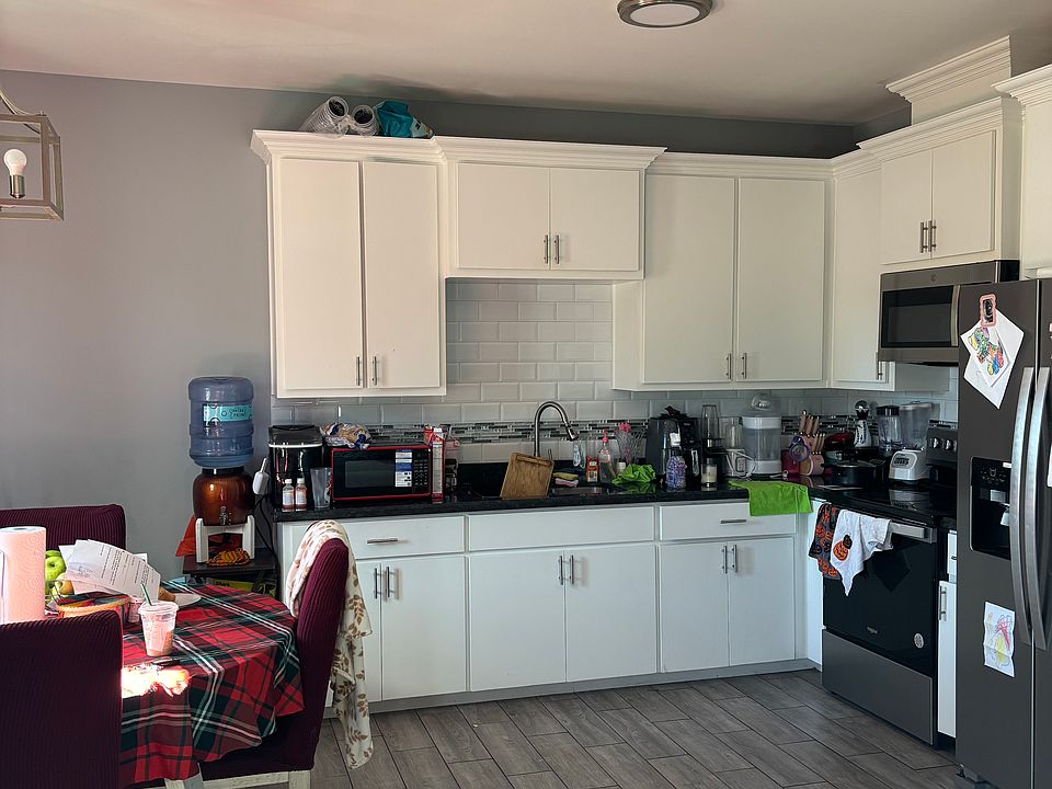 2nd image of 1311 E Hawk Ave