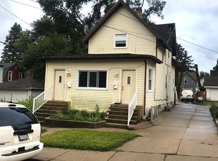 813 Washburn St, Elgin, IL 60123