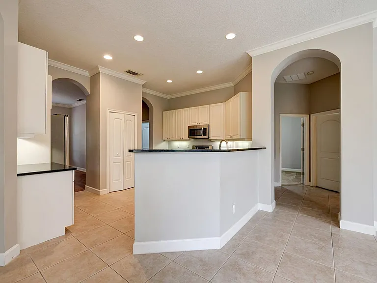 833 SW Vineland Ct — Photo 10