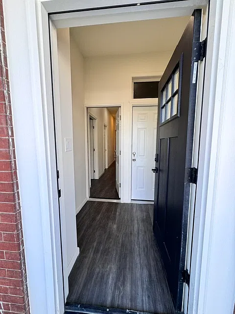 2 bed, $1,400 — Photo 3
