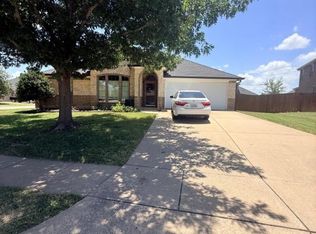 136 Holly St, Waxahachie, TX 75165