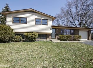 406 W Hackberry Dr, Arlington Heights, IL 60004