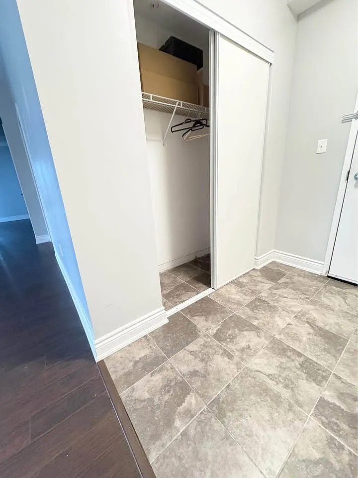 401 - 304 Essa Road — Photo 1