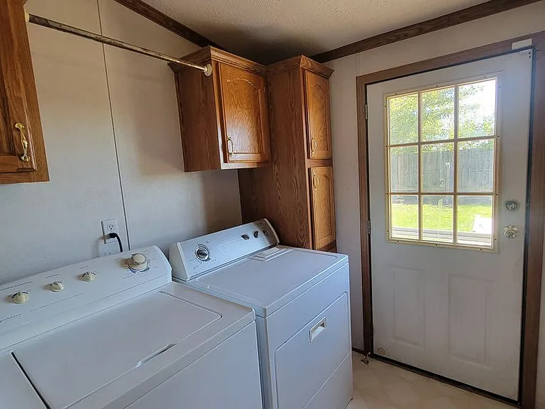 500 N Oakwood St — Photo 14