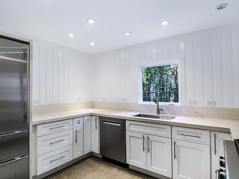 222 Park Ave — Photo 12