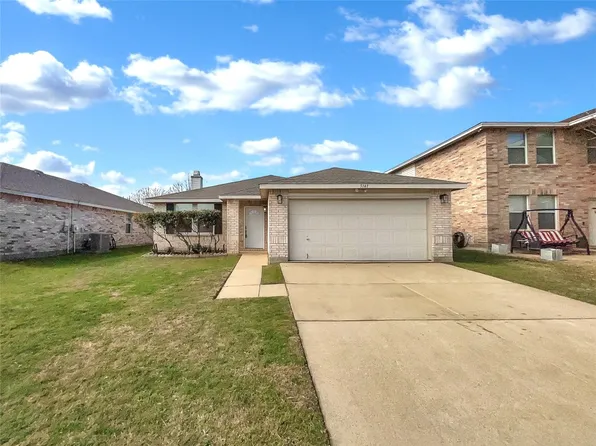 5141 River Rock Blvd, Fort Worth, TX 76179