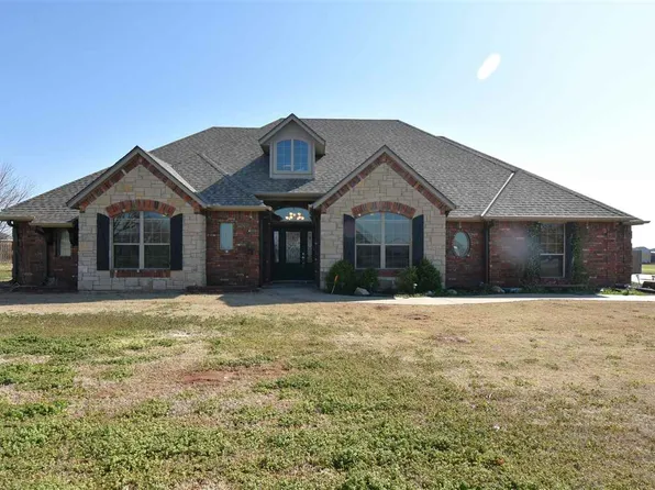 41 NE Sunset Dr, Elgin, OK 73538