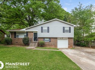 250 Leafwood Ln, Riverdale, GA