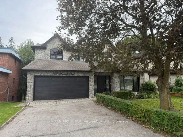 229 Maxwell St, Toronto, ON M3H 5B8