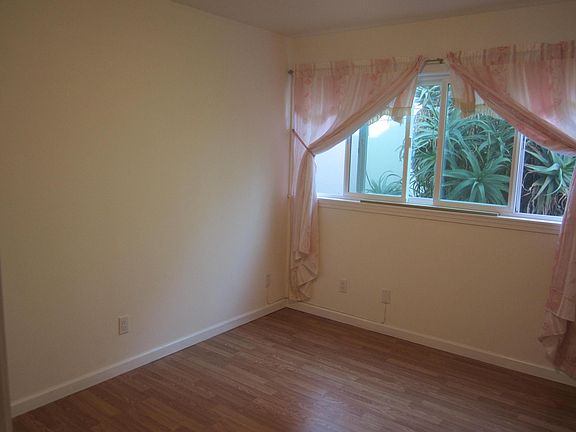 4th image of 476 Hazel Ave #A