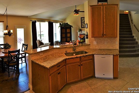 4th image of 8523 Espanola Dr