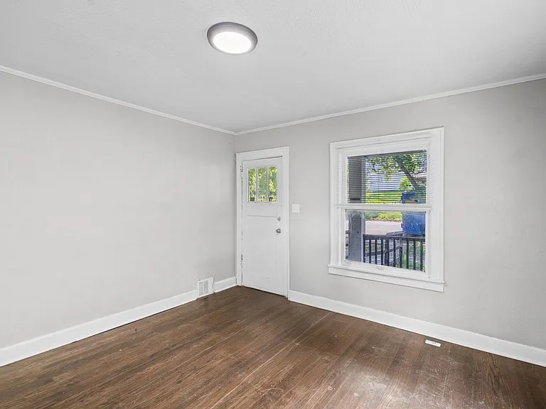 8102 Highland Ave — Photo 1