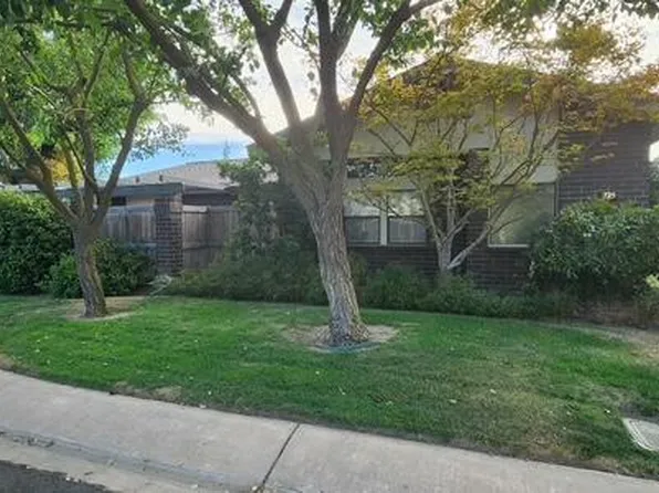 725 N Silvervale Drive, Visalia, CA 93292