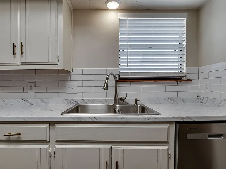 1705 N Gleason Ave — Photo 21