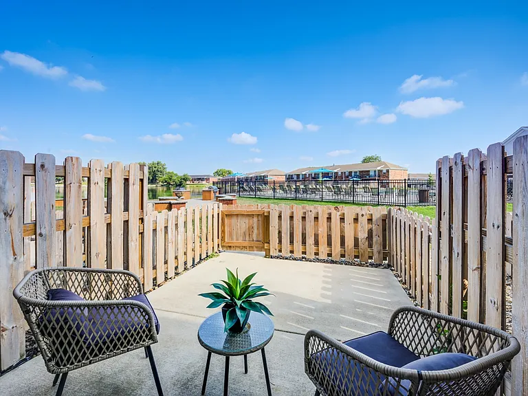 The Boardwalk at Westlake Apartments and Townhomes — Photo 17