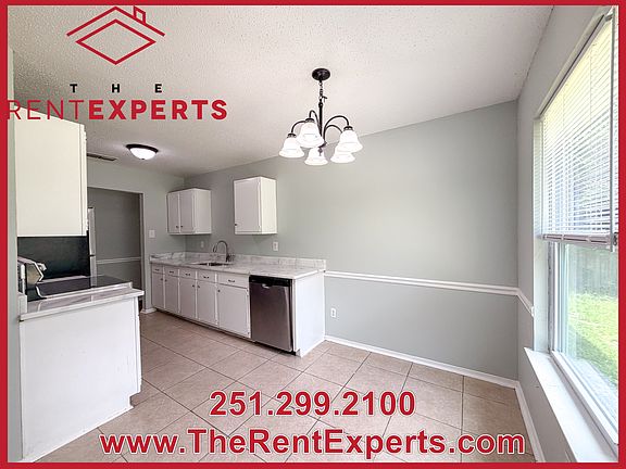 4th image of 9760 Royal Woods Dr N