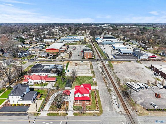 4th image of 100 W Bryan St