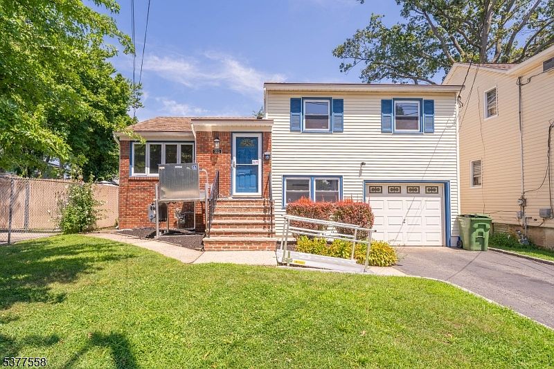 1st image of 323 Dermody St