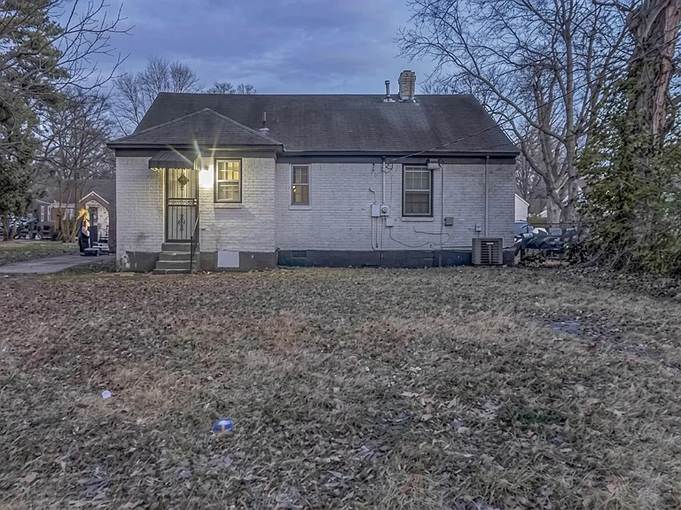 1017 Gordon St — Photo 10