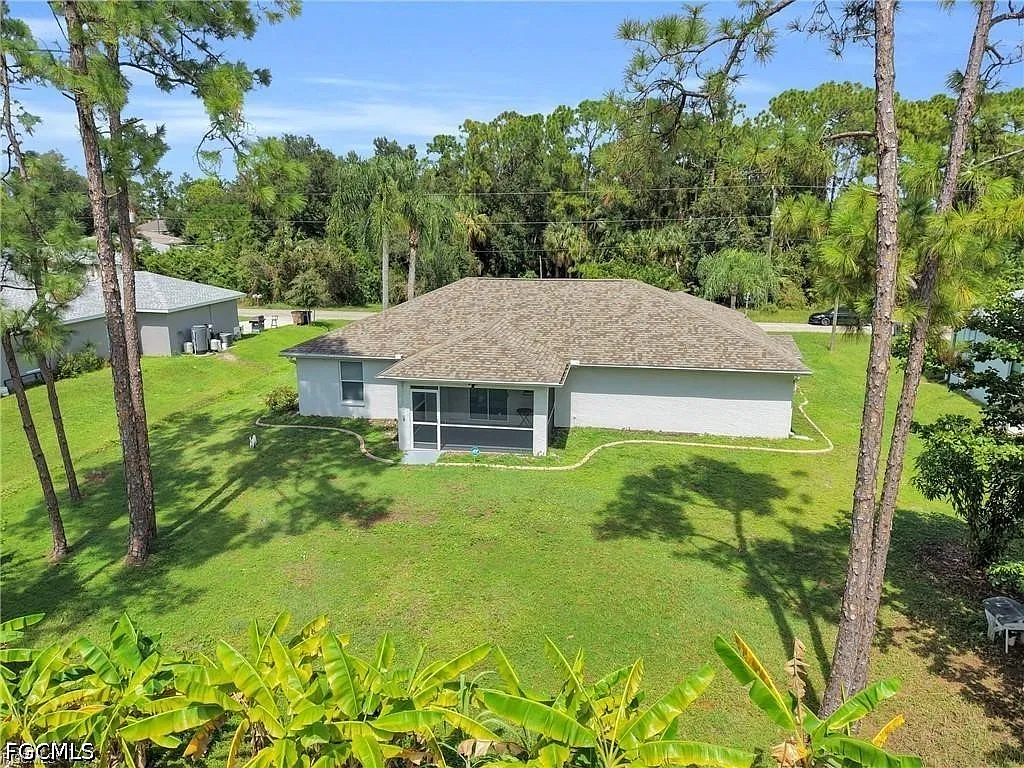 4 bed, 2.0 bath, 1761 sqft, $2,200 — Photo 3