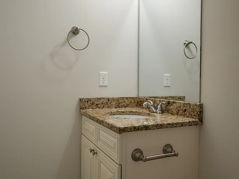 1131 Binghampton Cir — Photo 13