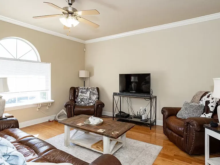 2133 Mount Hope Aly — Photo 9