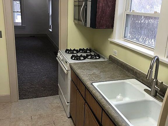 2nd image of 605 Dayton Ave